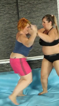 Mira Vs Nika - Plumperd