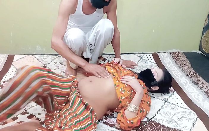 HotQueenPk: Tante seksi india dengan pantat bahenol lagi asik dientot gaya...