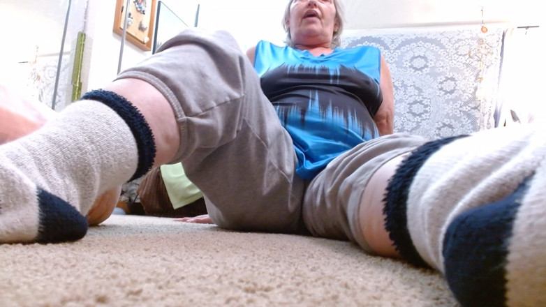 dawnskye1962: 1376 ich habe maurer meine socken riechen lassen