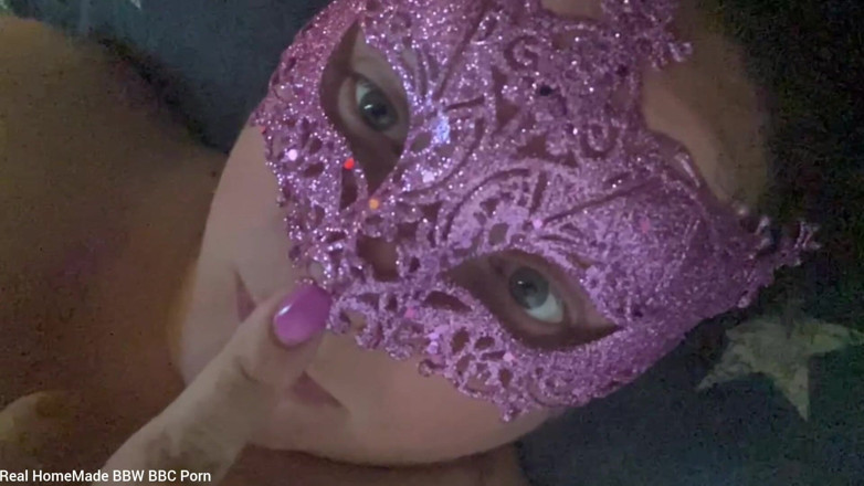 Real homemade BBW BBC porn: Acasă singură, strângându-mi sfârcurile mari