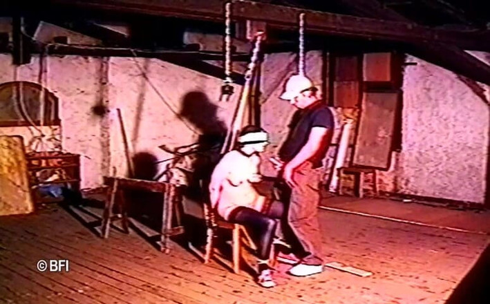 Slave Seks: Garage straffend