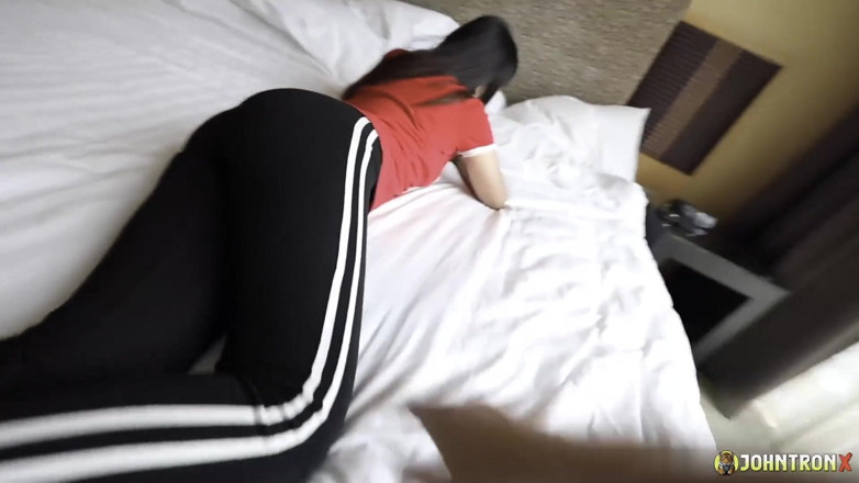 John Tron X: Johntronx - nena asiática joven y fumadora ama tanto el sexo...