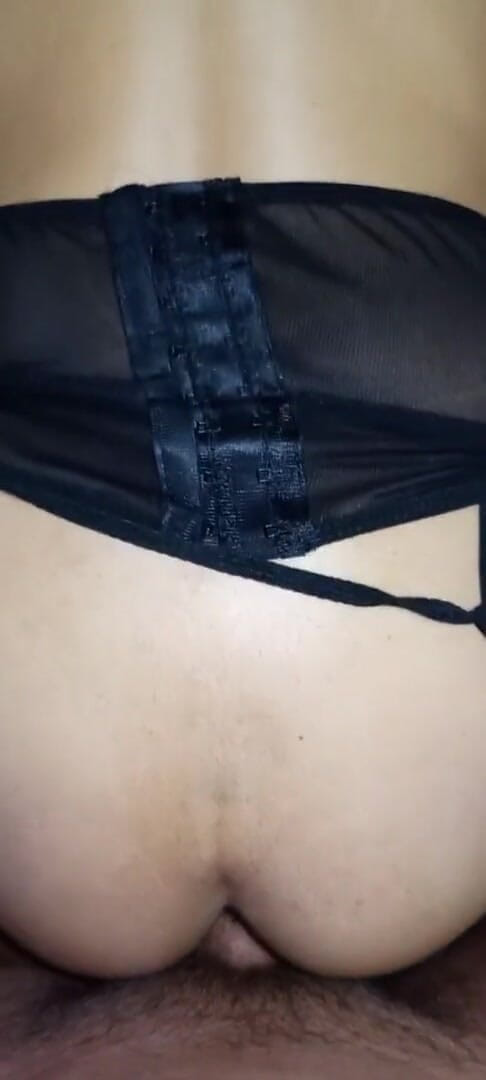 Mxfun30: Milf fodendo um pau de quatro com lingerie, movendo a...