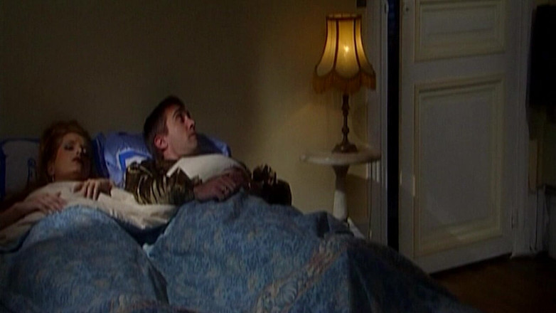 Erotic Club: Blonde babe pik diep in keel terwijl ze tot een...