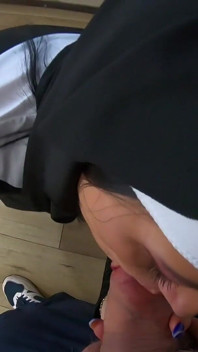 Slutty nunna har en orgasm med spruta efter att ha knullats ep 250