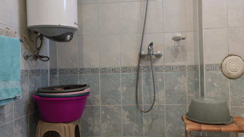 nikoniko2610: Polla En La Ducha