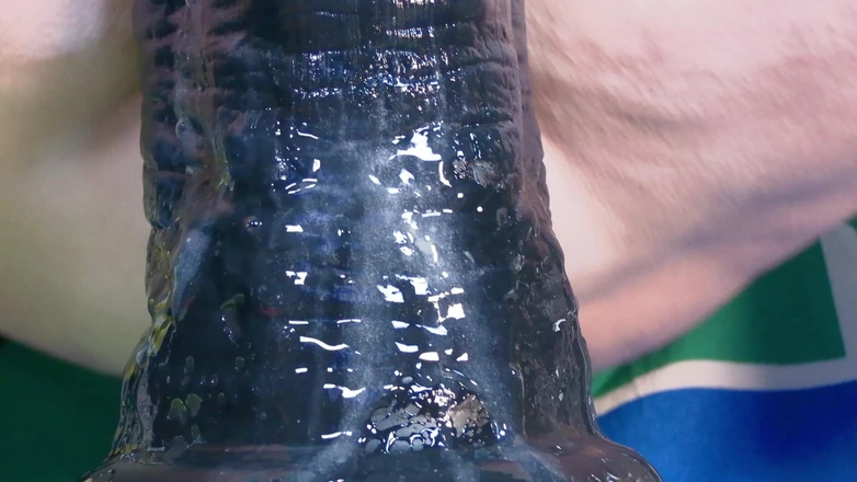 DaddyBigToys: More Closeup Stretching with This 4xl Toy