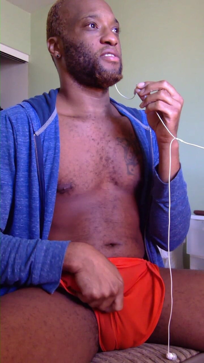 Kennie Jai: Кенні Джей знімає хлопця, показуючи його великий, товстий, член!