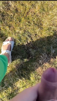 Přistižen Při Hlazení Na Veřejnosti... Pomohla Mi Skončit