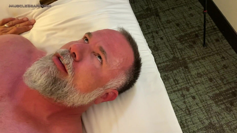 Muscle Bear Porn: Hoán đổi chồng