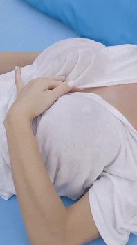 Si blonde cantik dan seksi suka melancap di luar