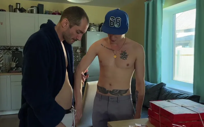 Falcon Al: Seduced the Pizza Delivery Man and Fucked His Tight Ass...