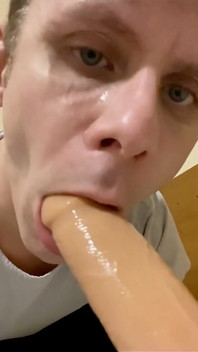 I love my new realistic dildo!