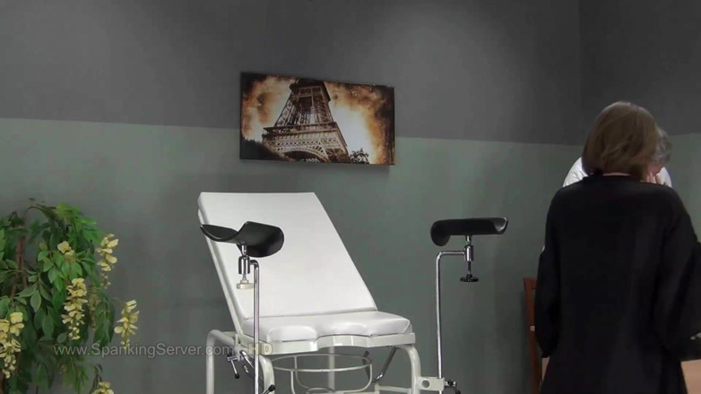 Spanking Server: Sasha má bičem kundičku