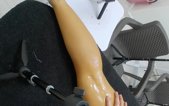 Ivan Berbatov: 부모님으로부터 마사지를 받는 젊은 커플