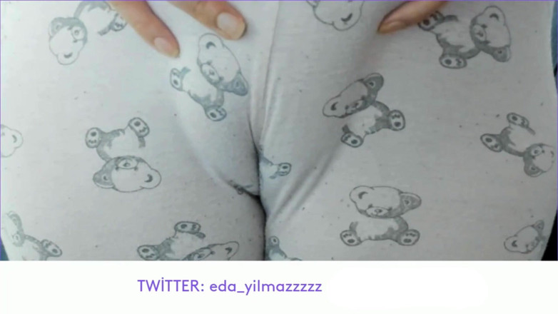 bigass_sexy_bigboobs: Pi̇jamayla Masturbasyon- Cameltoe- Kabarmiş Am- Şi̇şmi̇ş Am- Turk Porno