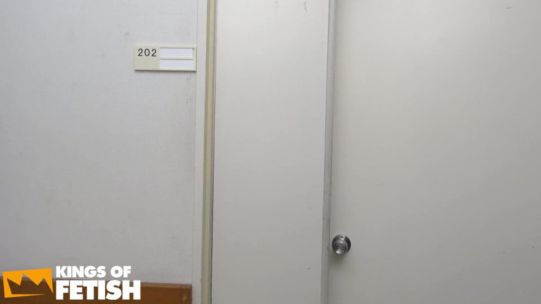 Pure Japanese adult video ( JAV): L'infermiera porca succhia un paziente dopo aver sedotto il suo...