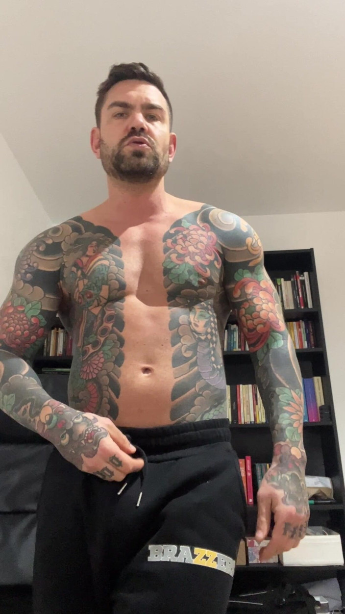 Juan Lucho Gay: Rugueux Musclé