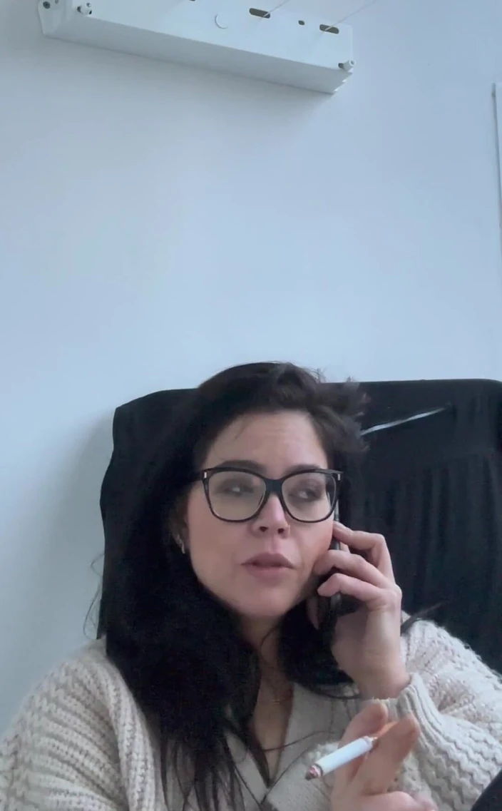 Shione Cooper: Smoking during talking by phone with my friend