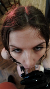 Öl snowbunny, Latex-blowjob, sperma im gesicht