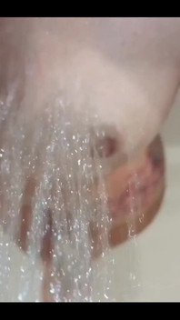 Does Showering Makes You Want to Pee Too?