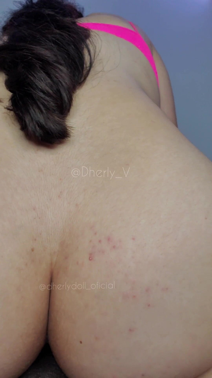 DherlyDoll: Meine nachbarin ging zur arbeit, also ging ich zu ihrem...