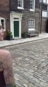Letěl jsem tuto sexy trans kočičku až do Londýna Jen abych ji vytáhl zezadu - část 1 ze 4