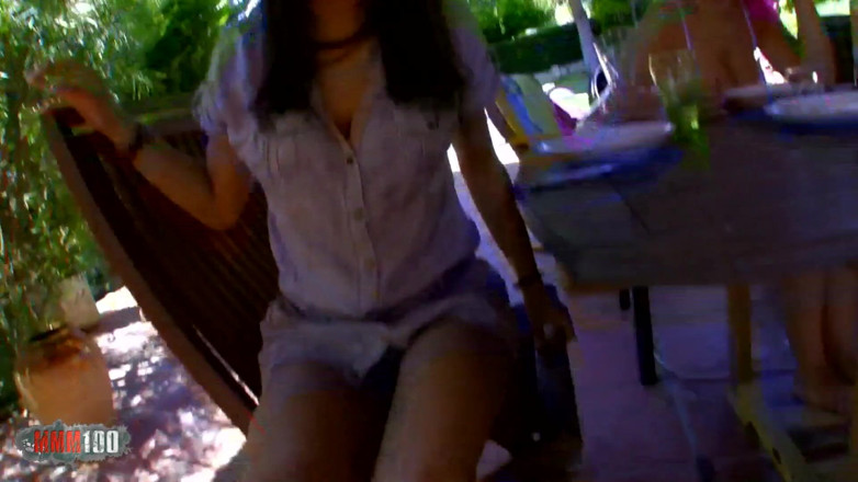 MMM100: Larry folló el culo de una joven árabe tetona