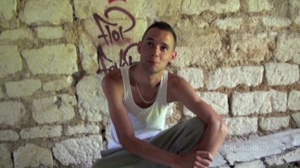 French Twinks Amator videos: Близнючка Еймет відтрахана на виставці Гійомом Вейном