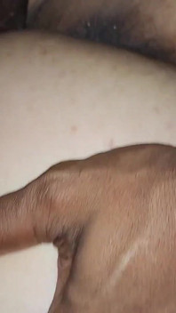 Latina MILF hezké nohy hladí mého ptáka a pak dává bbc doggy