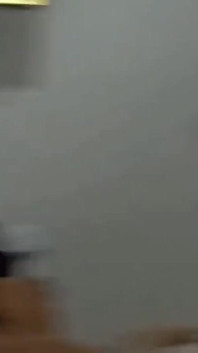我的继妹同意在纽约没人在家时做爱 美国大奶子黑发婊子
