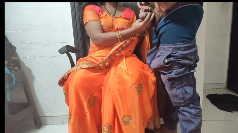 Mumbai Ashu: Desi Bhabhi machte sich fertig und ging irgendwo hin, Dann...