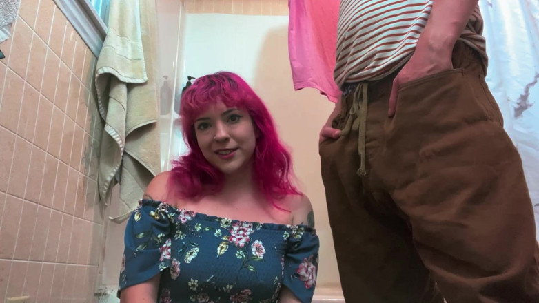lilredvelvettt: Pula mare se pișă pe tine