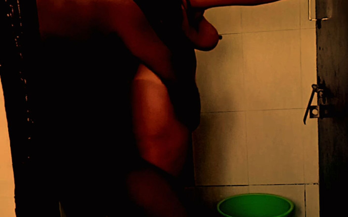 Ankita10000: Ragazzo Africano Con Un Indiana Bhabhi in Bagno Mentre Suo...