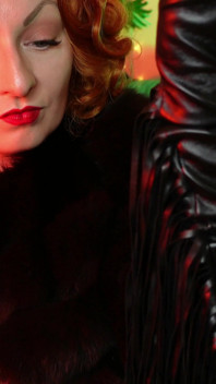 Sexual pin up Arya, ASMR video with long black gloves