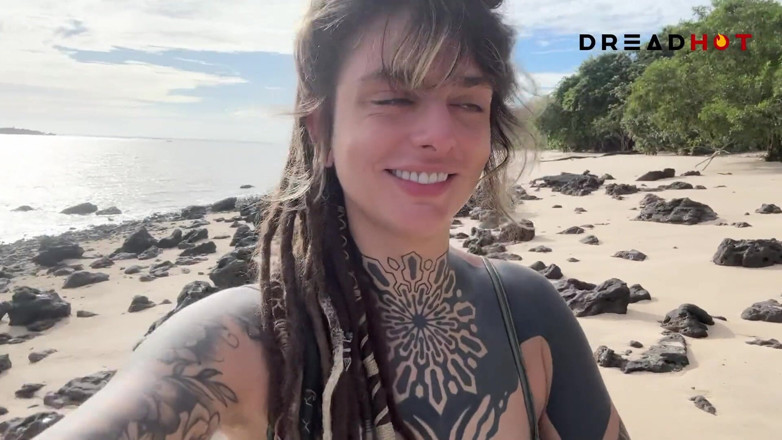 Dread Hot: Я зробив дуже смачний сквірт на безлюдному та райському пляжі Частина 2