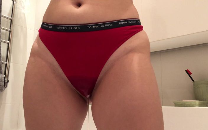 Booty ass x: Sikanie przez czerwone majtki
