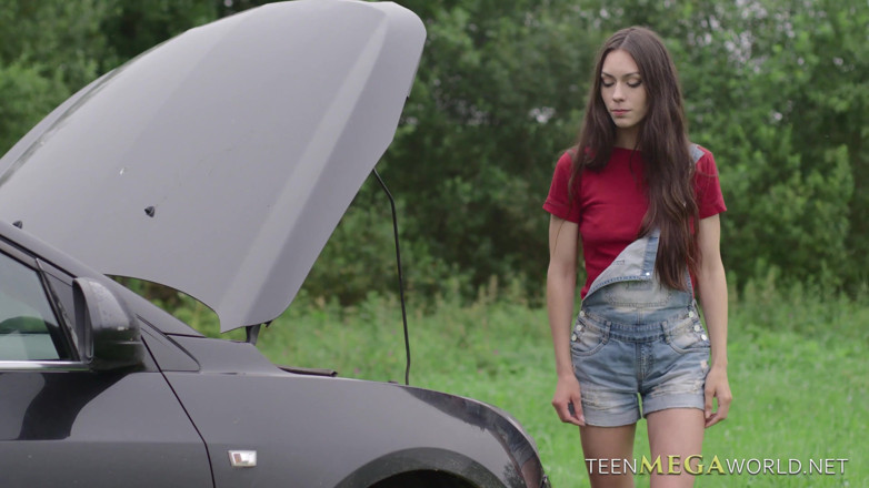Teen Mega World: X-angels - นักเดินป่าที่โชคดี