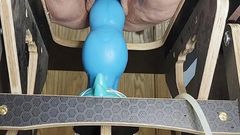 Tink88: Tink88 quitándose con su consolador inflable