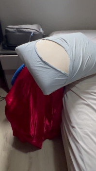 Hilfloses supergirl besiegt, benutzt &links gespritzt