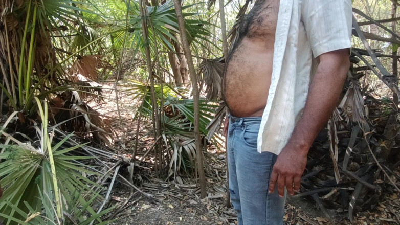 Apple baby: Une femme au foyer suce et lèche la forêt dans...