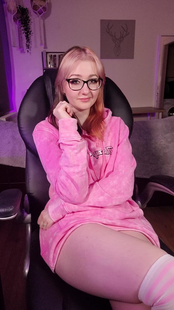 Em Yang: Geile stiefschwester will deinen schwanz in jeder hinsicht