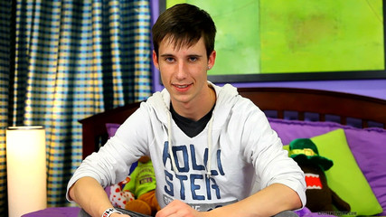 Lollipop Twinks: 阿德里安的一次“咬人”采访