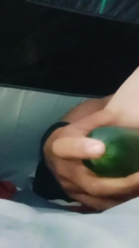 Jovem garoto abre sua bunda até ele explodir