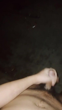 Im Dunkeln Auf Vater Warten. Abspritzen Auf Der Straße!