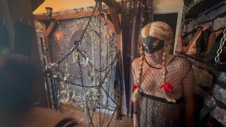 Aaexperiencesltd: Část 1: Domina Satana a její otrok nazvaný otrok Andrew.