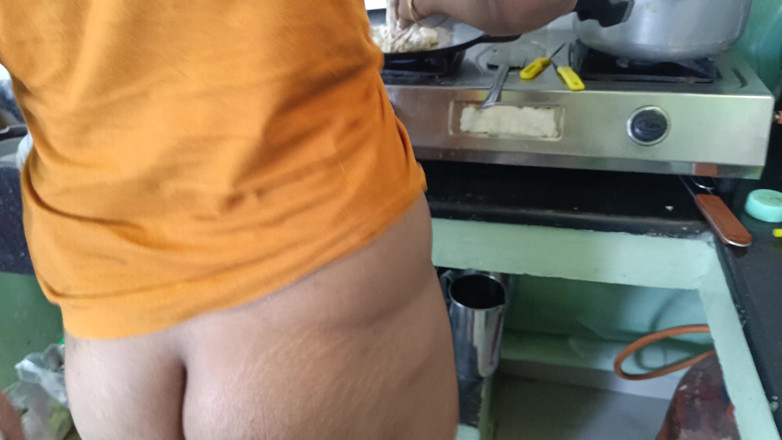 Wonder: Kitchen Romance While Cooking Tamil Couple