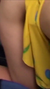 アマチュアセックス後背位スタイル彼女は喜びで楽しみ、叫びます