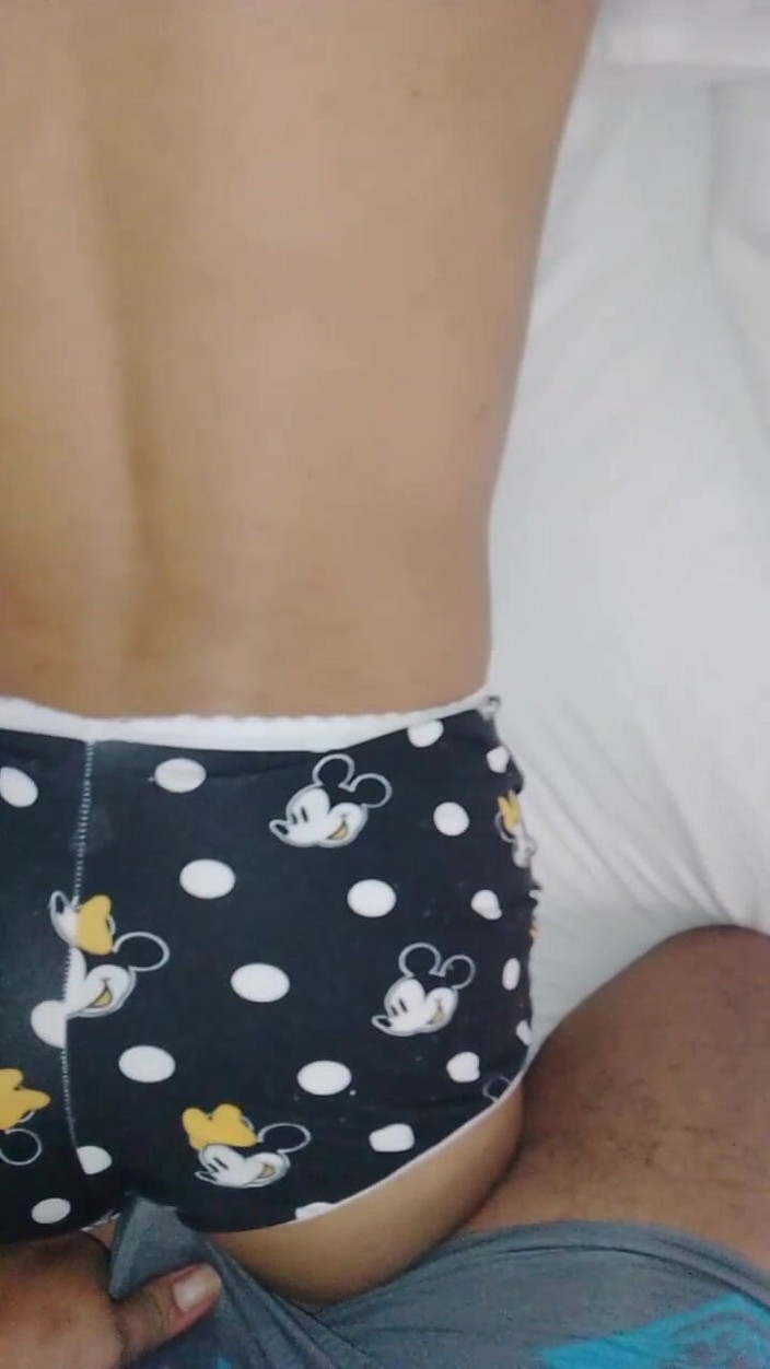 Skinnydanie21: Eu faço minha meia-irmã magra quente e ansiosa por pau