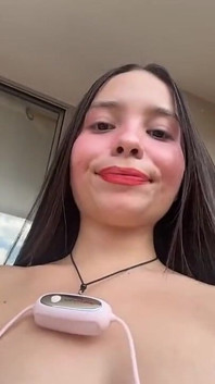 Perfektní masturbace latinskoamerického sexu těla v streepu